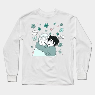 Nick and Charlie hugging with flowers (Heartstopper) Long Sleeve T-Shirt